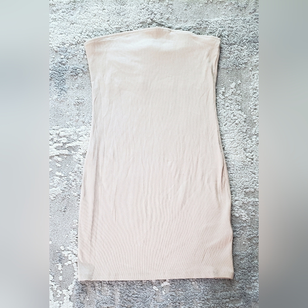 Elegant Cream Sleeveless Dress